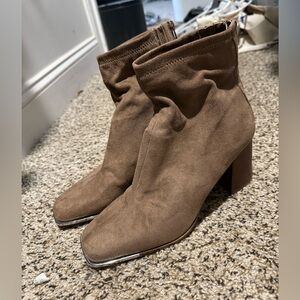 Steve Madden tan booties size 9.5